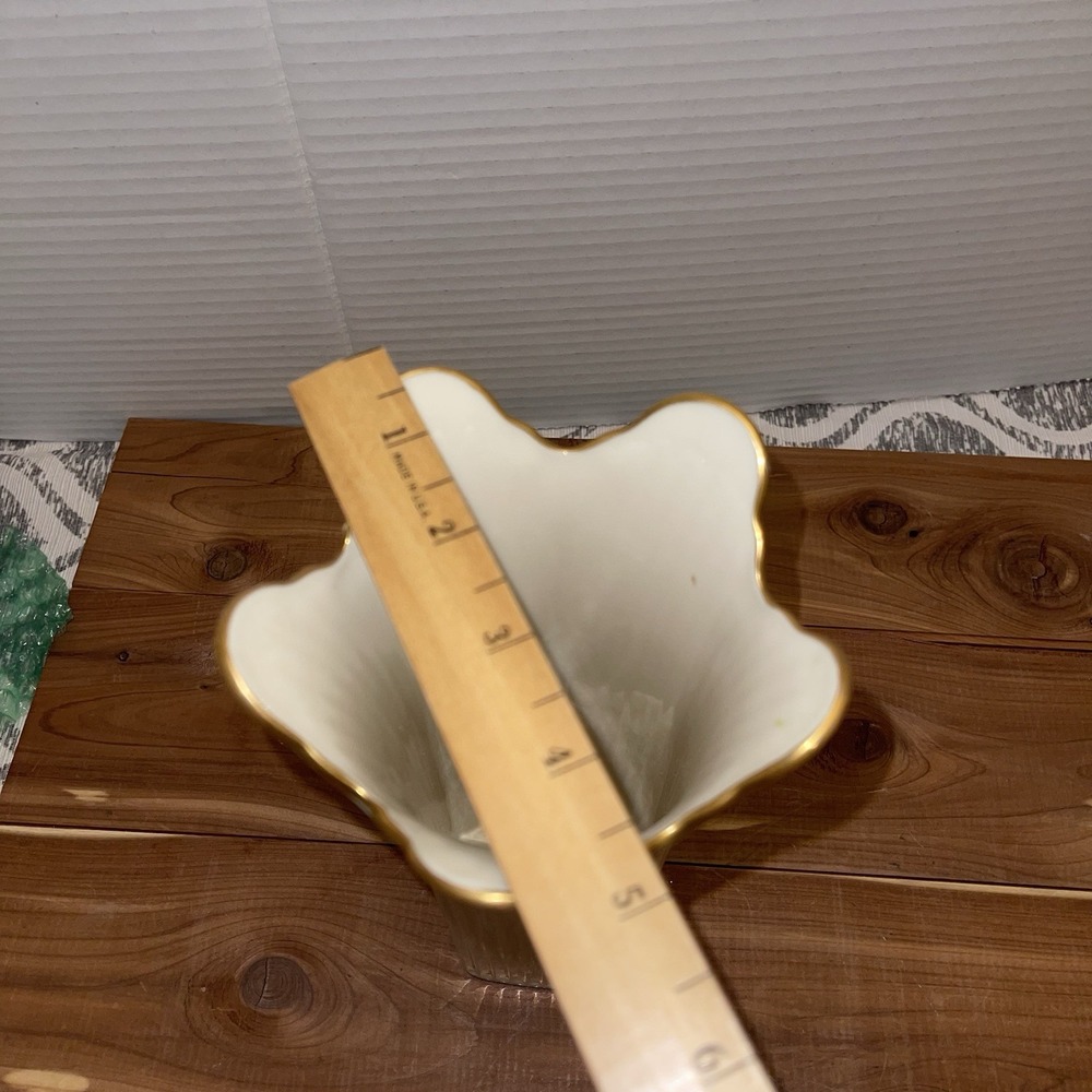 LENOX Meridian Collection Gold Trim 7 3/4" Vase BEAUTIFUL! - Picture 5 of 6